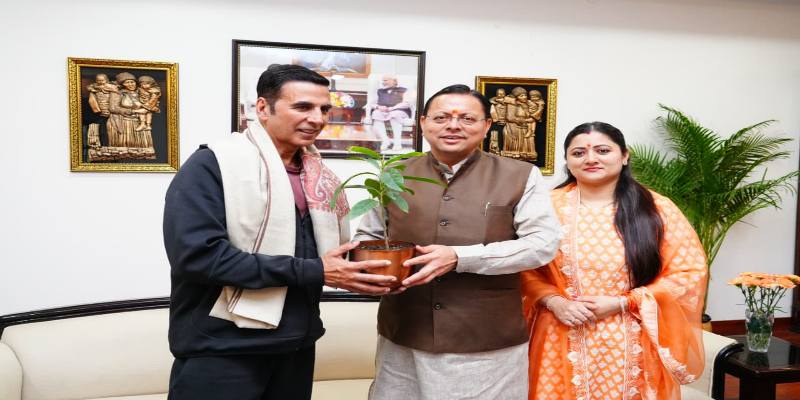 मुख्यमंत्री पुष्कर सिंह धामी से प्रसिद्ध फिल्म अभिनेता अक्षय कुमार ने की शिष्टाचार भेंट